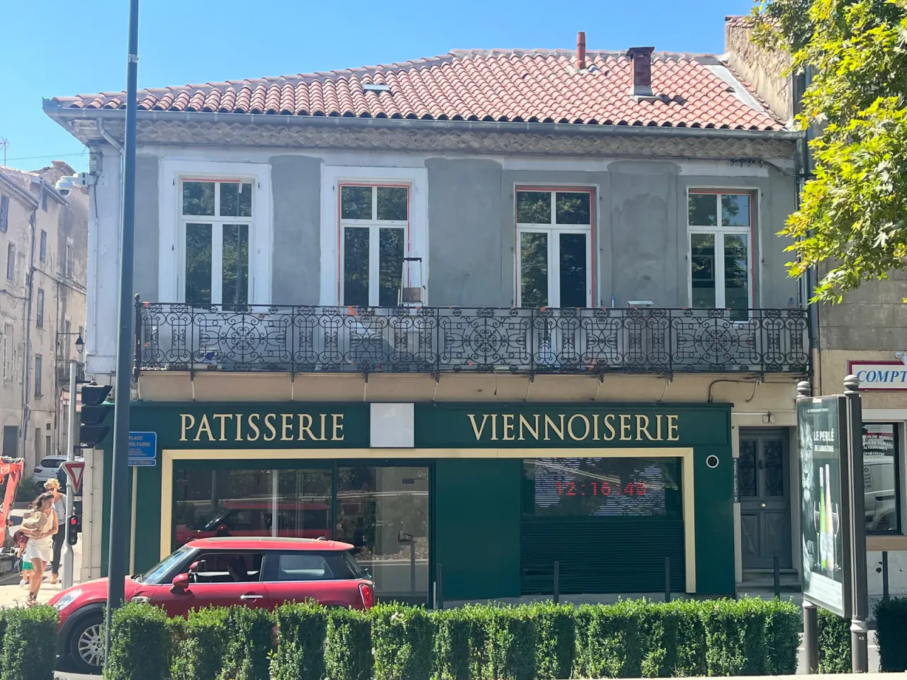 Façade de commerce avant ravalement à Albi
